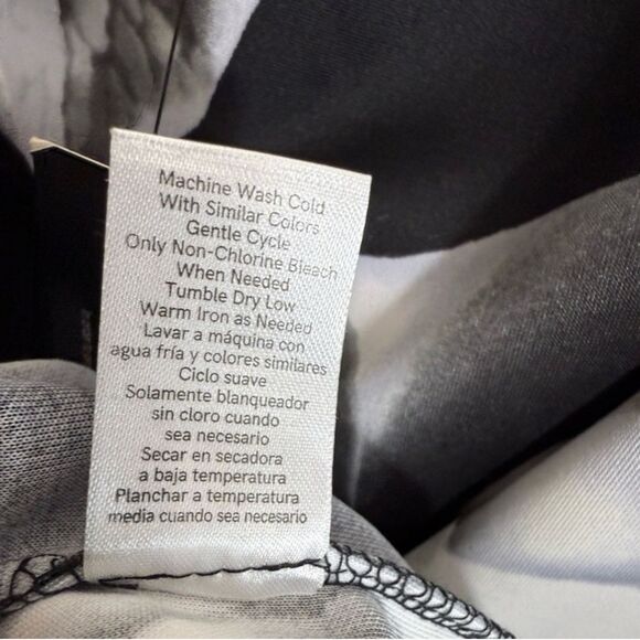 VENUS Black and White Floral Off-Shoulder Dress - Picture 10 of 13